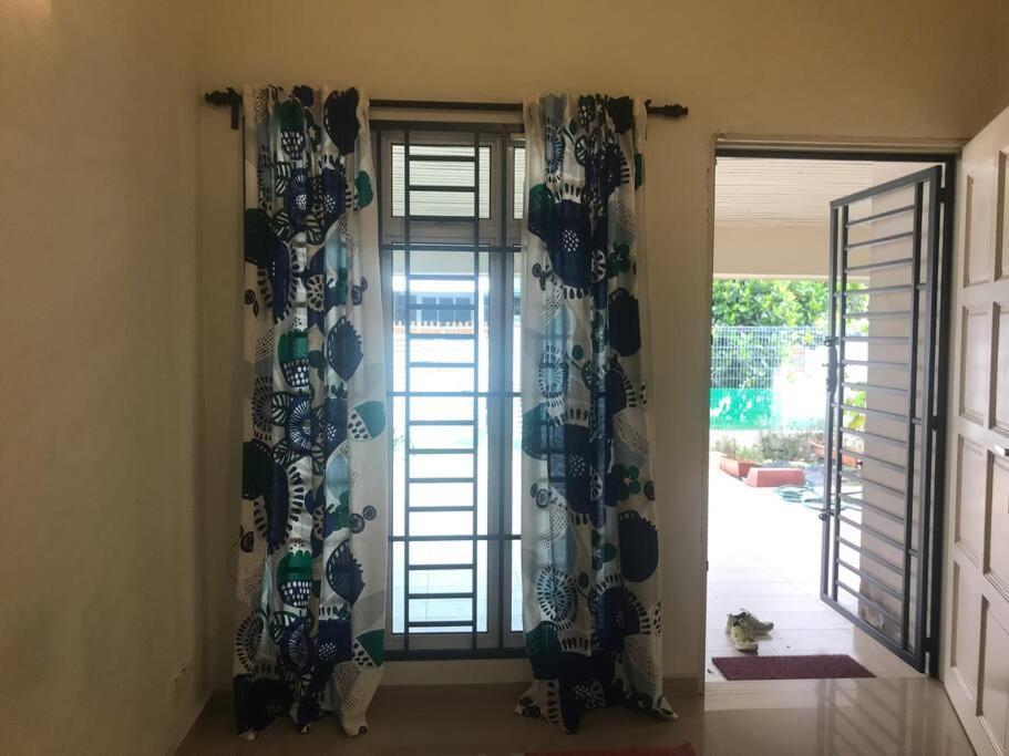 Terrace House Near Stulang Laut Ciq Midvalley Ksl For 7Pax Johor Bahru Zewnętrze zdjęcie