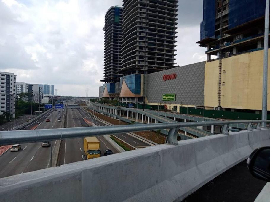 Terrace House Near Stulang Laut Ciq Midvalley Ksl For 7Pax Johor Bahru Zewnętrze zdjęcie