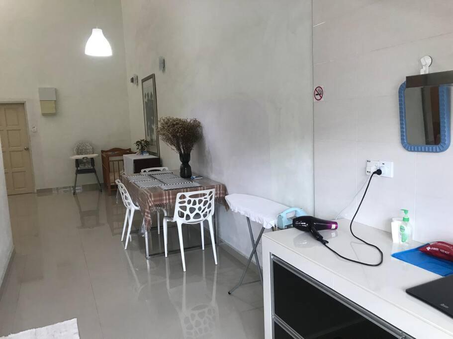 Terrace House Near Stulang Laut Ciq Midvalley Ksl For 7Pax Johor Bahru Zewnętrze zdjęcie