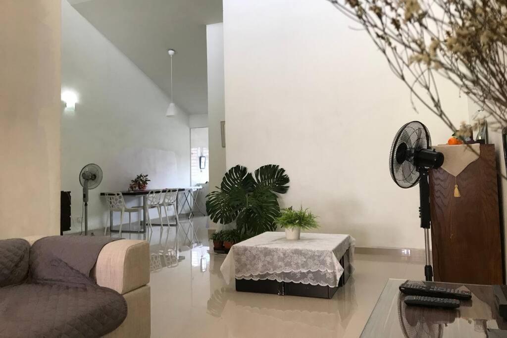 Terrace House Near Stulang Laut Ciq Midvalley Ksl For 7Pax Johor Bahru Zewnętrze zdjęcie